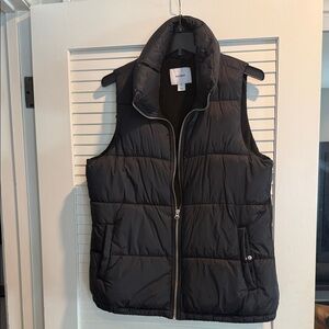 Old Navy- Black Puffer Vest-Size Medium